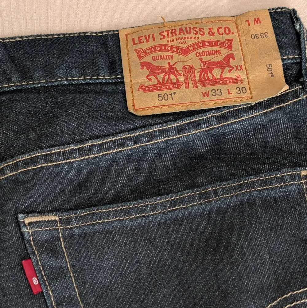 Levi's 501 Men's Deep Indigo Straight Jeans - Picture 2 of 4